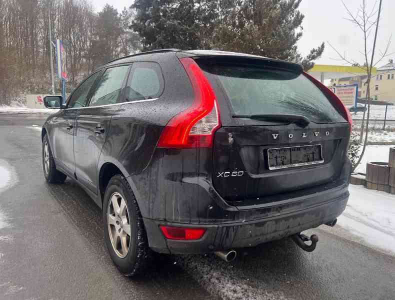 Volvo XC60 2.4D 4x4 Momentum 120kw - foto 5