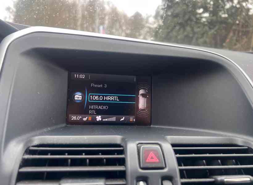 Volvo XC60 2.4D 4x4 Momentum 120kw - foto 11