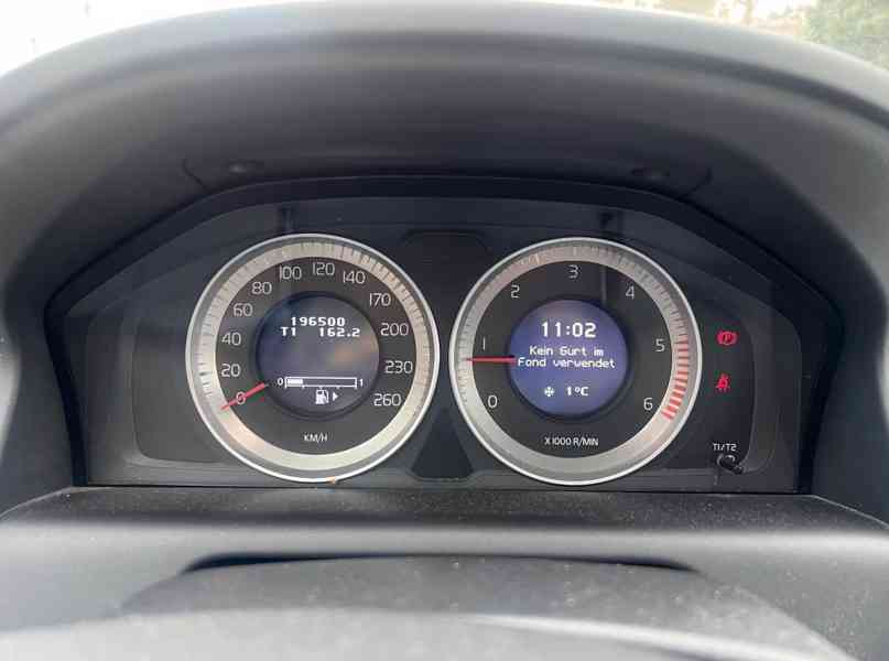 Volvo XC60 2.4D 4x4 Momentum 120kw - foto 13
