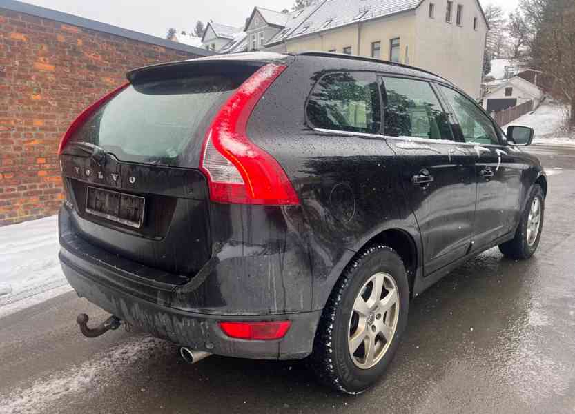 Volvo XC60 2.4D 4x4 Momentum 120kw - foto 7