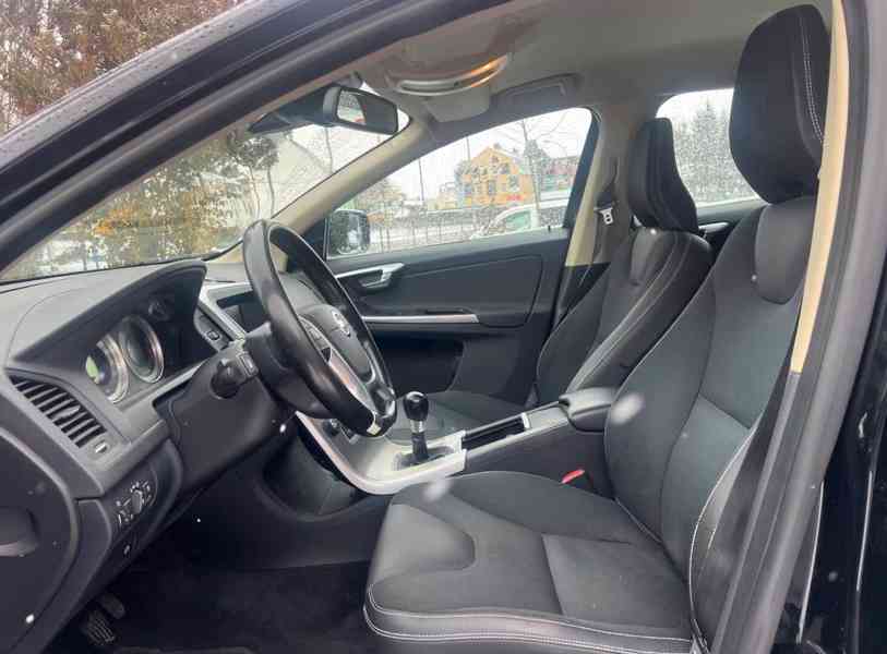 Volvo XC60 2.4D 4x4 Momentum 120kw - foto 9