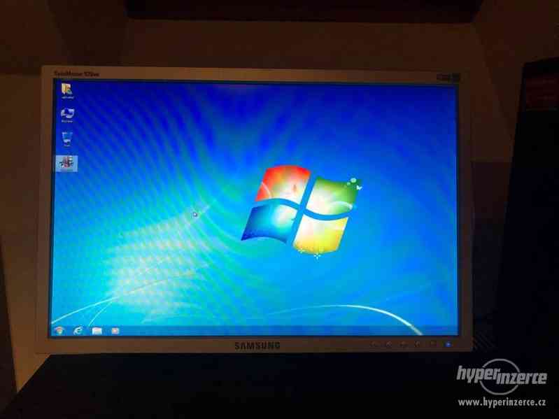 19" LCD Monitor SAMSUNG v naprostém pořádku!