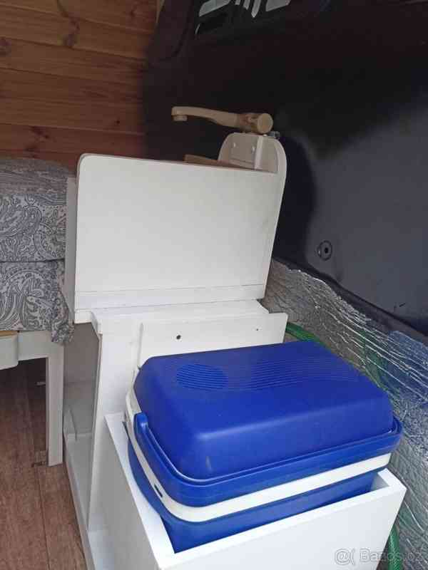 Volkswagen Transporter 1,9   T5/12.2008, přestavěný na obyt - foto 14