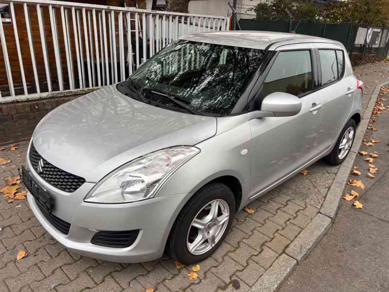 Suzuki Swift 1.2i Club 4x4 benzín 69kw - foto 5