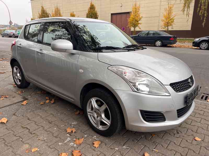 Suzuki Swift 1.2i Club 4x4 benzín 69kw - foto 12