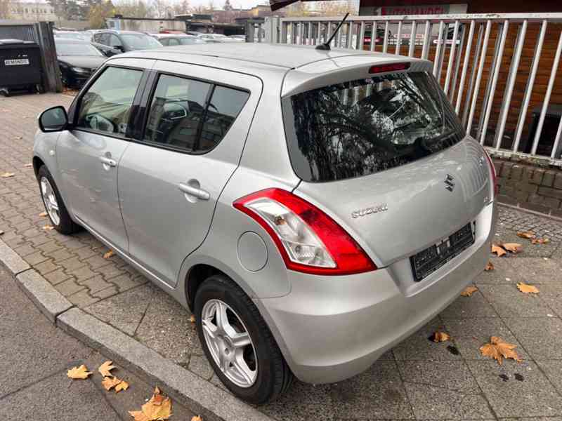 Suzuki Swift 1.2i Club 4x4 benzín 69kw - foto 6