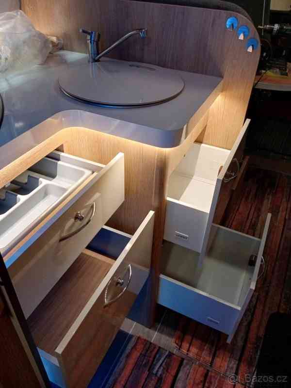 Ford Transit 2,0   Obytný CI Horon 83 XT,2022 - foto 15