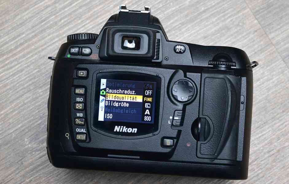 Nikon D70 ** DX (APS-c) 6.1 MPix CCD ** 1500 Exp. - foto 5