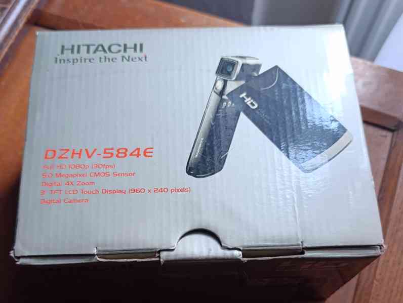 Digitální videokamera Hitachi DZHV-584E - foto 4