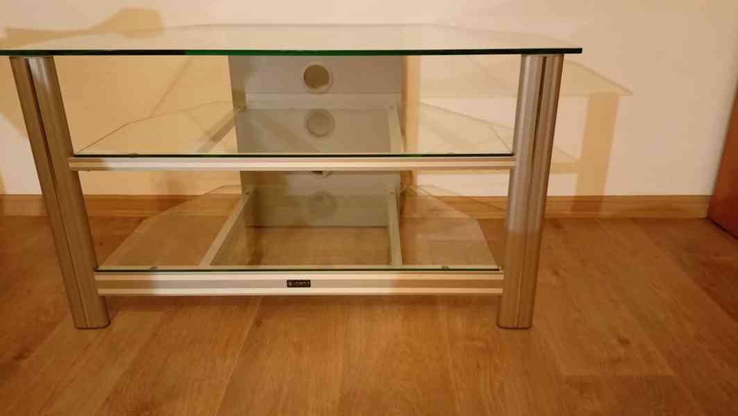 TV stolek, š 81, h 50, v 46, jako nový. V Jevíčko - foto 2