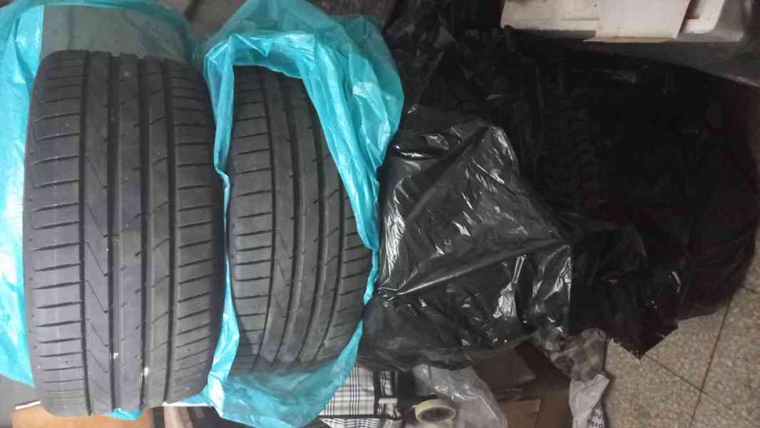 Prodám zánovní letní pneu Hankook Ventus evo2 245/40 R18 93Y - foto 1