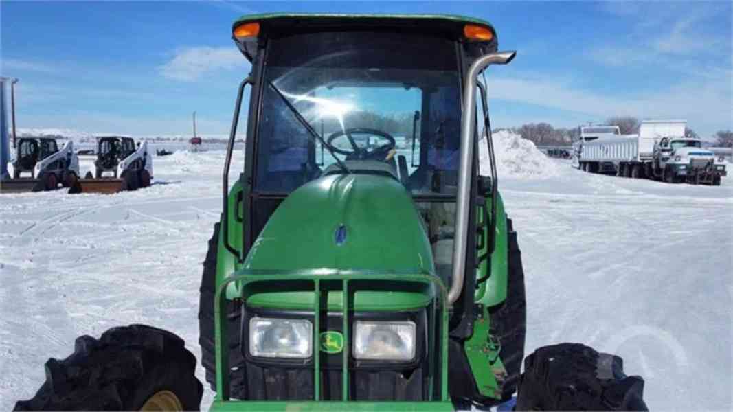 Traktor JOHN DEERE 5083E - foto 5