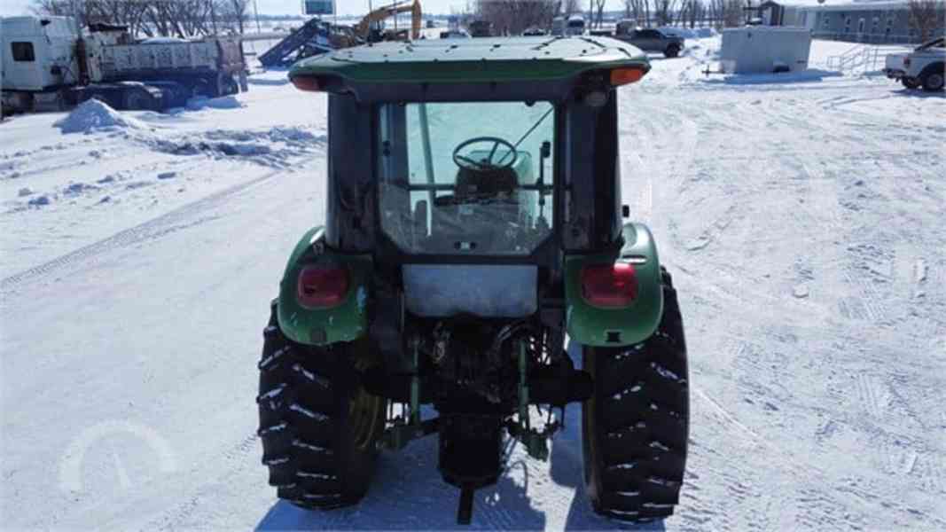 Traktor JOHN DEERE 5083E - foto 3