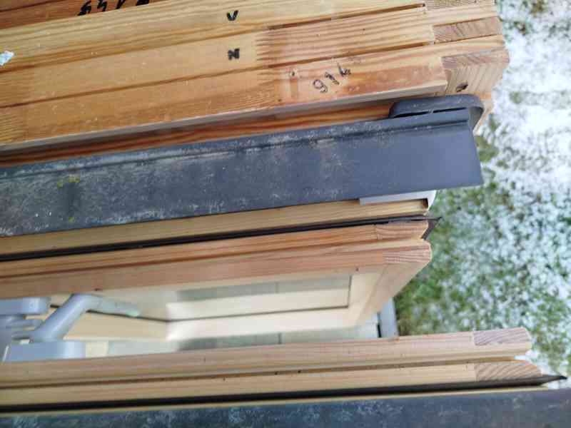 Střešní okna Fakro použitá  - foto 4