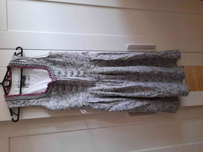 RAKOUSKÝ DIRNDL - foto 2