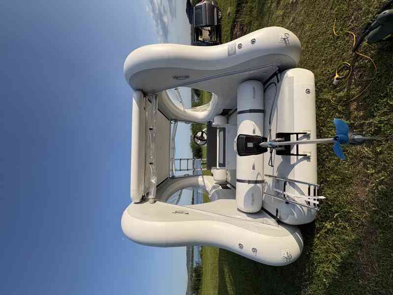 Elektrická nafukovací loď Electricat 16 – až 10 osob - foto 3