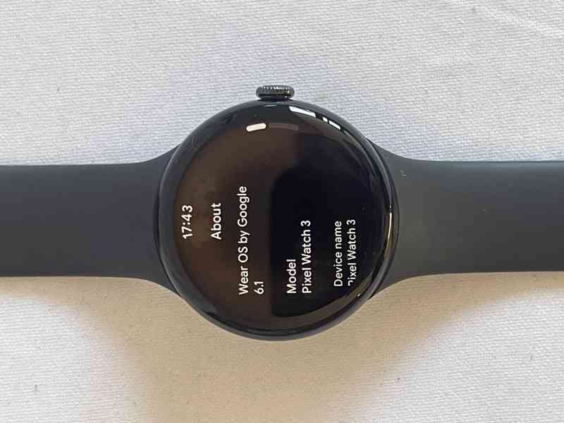 Google Pixel Watch 3 45mm - funkční, opotřebený displej - foto 2