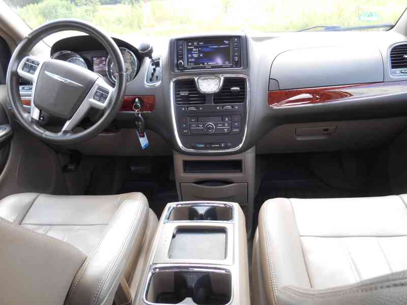 Chrysler Town Country 3,6 Pentastar RT  LPG DVD 2013 - foto 12