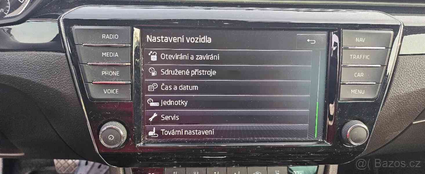 Škoda Superb 2,0   III L&K Combi 4x4 9/2016 - foto 18