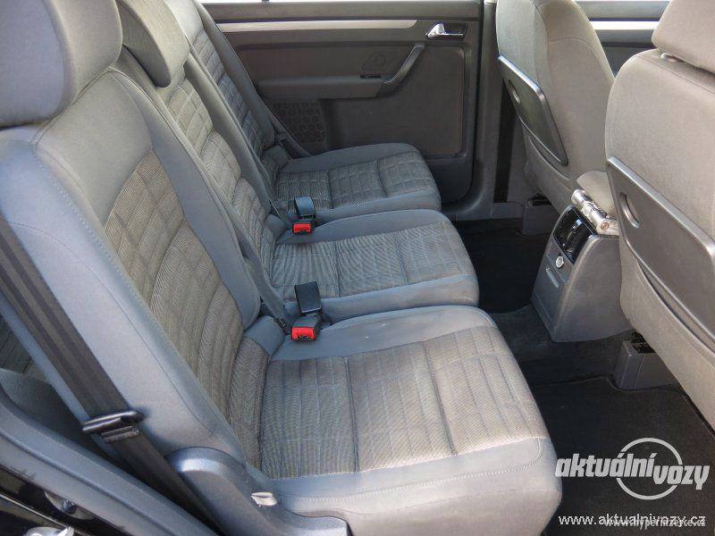 Volkswagen Touran 1.9, nafta, r.v. 2006 - foto 14