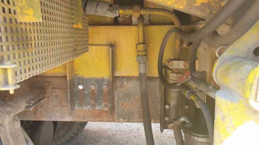 2 betonpumpy 25m 6x6 T815 Schwing (TP stroj) / 1 bez TP - foto 7