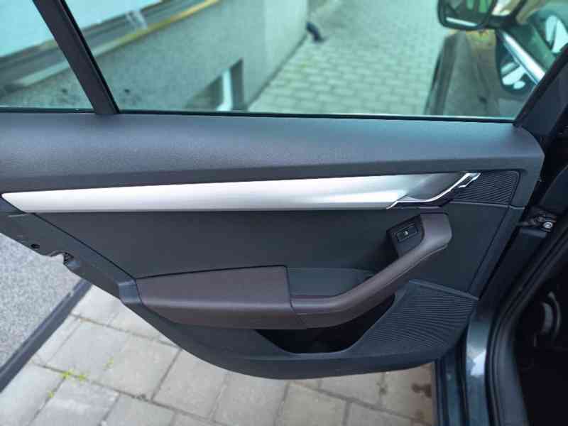 ŠKODA Octavia Combi 1,5TSI Style Plus DSG  - foto 18