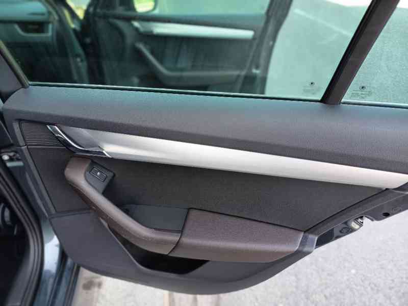 ŠKODA Octavia Combi 1,5TSI Style Plus DSG  - foto 13