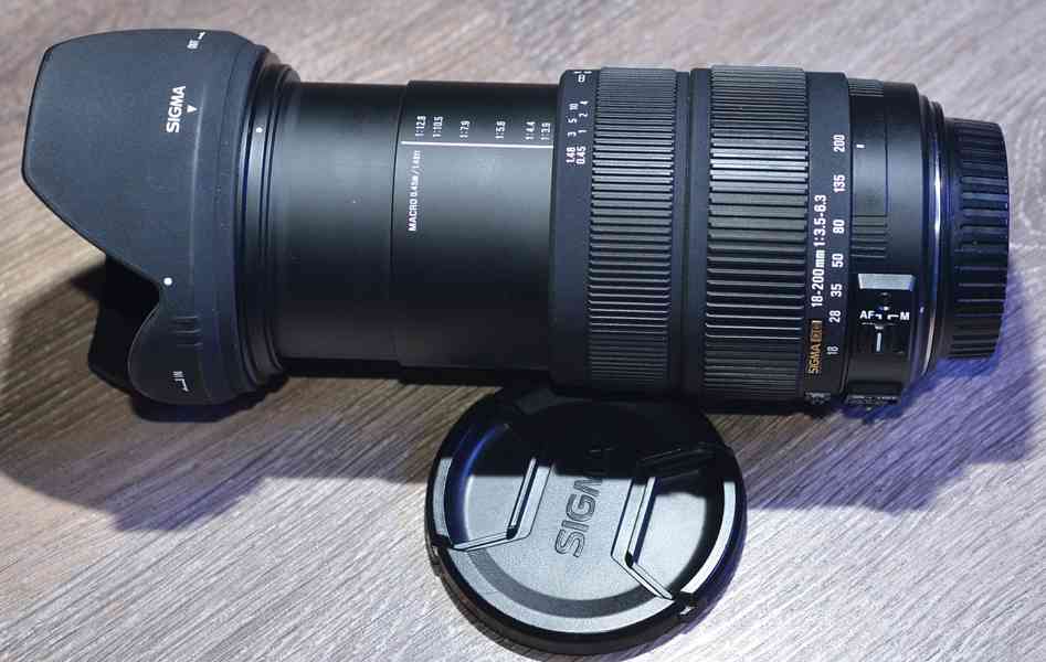 pro Canon - Sigma DC 18-200mm 1:3.5-6.3 OS *APS-C  - foto 3