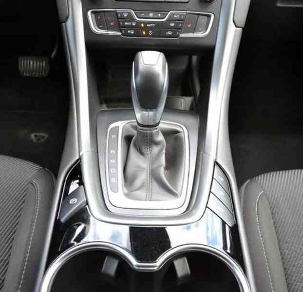 Ford Mondeo V. 2,0 TDCi 110KW Navigace, parkov. as - foto 15