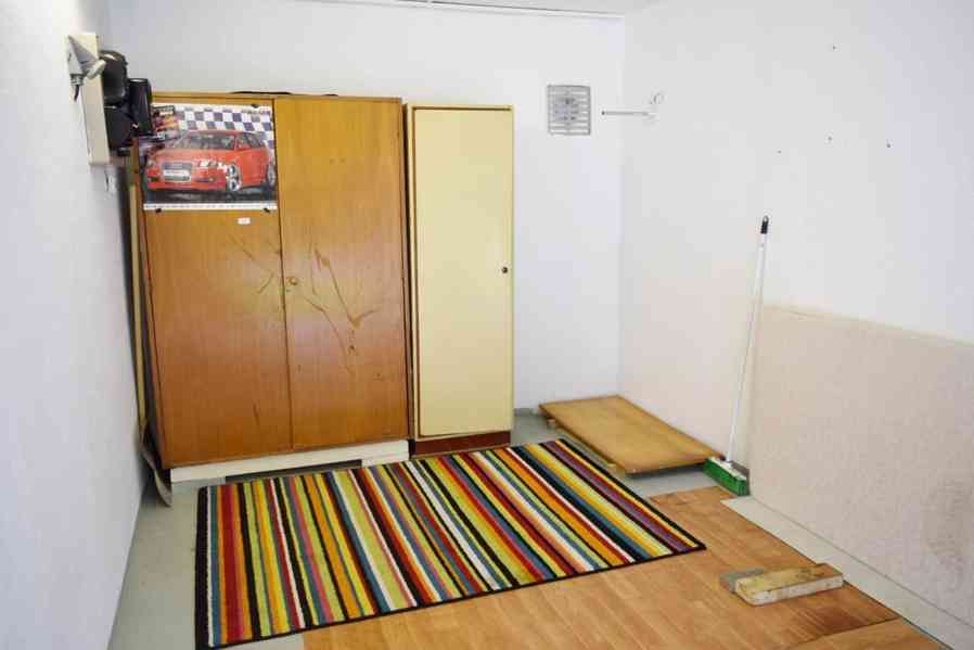 Prodej velmi pěkné garáže v Trutnově - foto 3