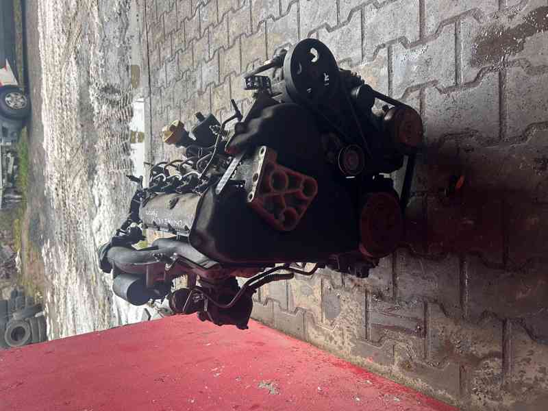Motor 1,9 DCI F9Q Renault Trafic Master Kompletní - foto 2