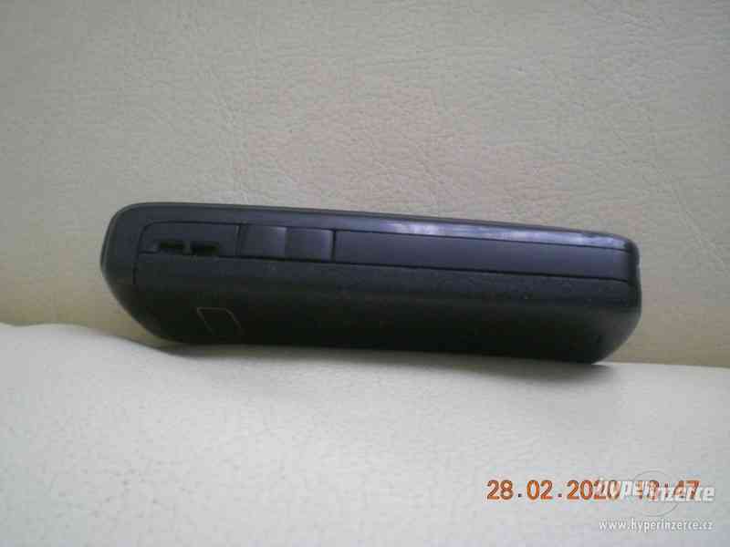 Nokia 6021 z r.2005 - plně funkční tlačítkový telefon - foto 4