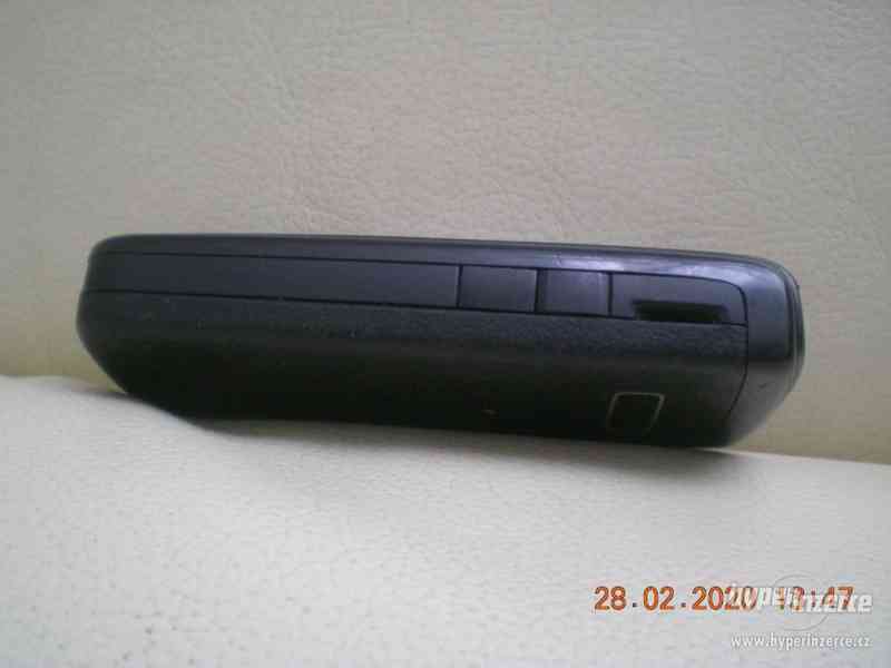 Nokia 6021 z r.2005 - plně funkční tlačítkový telefon - foto 5