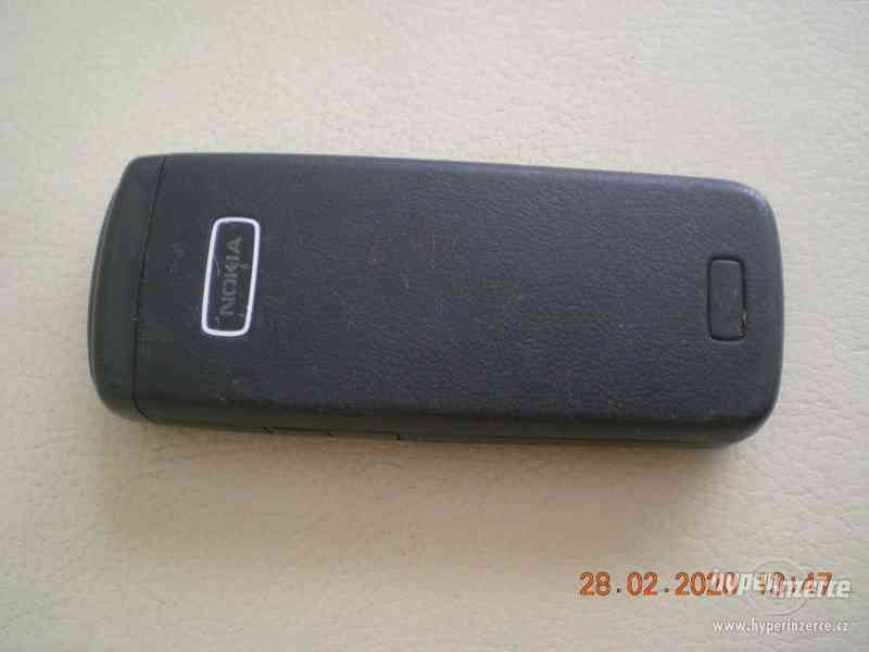 Nokia 6021 z r.2005 - plně funkční tlačítkový telefon - foto 8