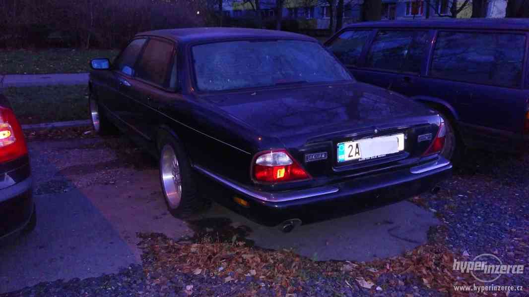 Jaguar XJ 3,2 V8 executive - foto 1