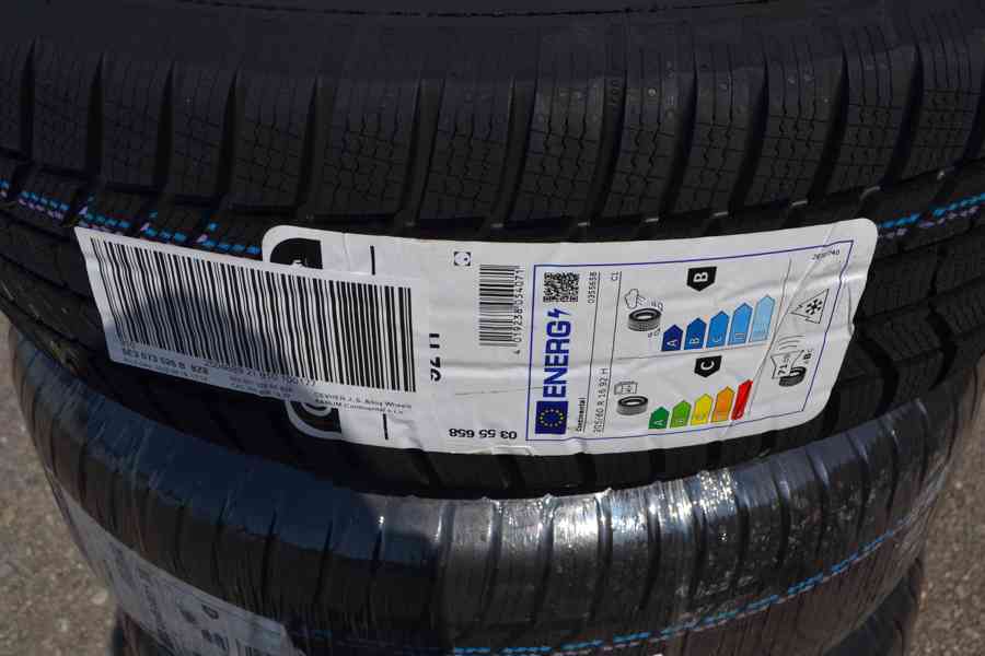 Škoda Octavia IV -NOVÁ zimní orig.Alu sada-205/60R16 - foto 3
