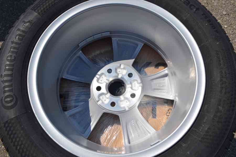 Škoda Octavia IV -NOVÁ zimní orig.Alu sada-205/60R16 - foto 12