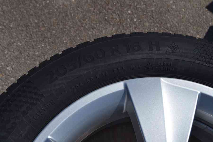Škoda Octavia IV -NOVÁ zimní orig.Alu sada-205/60R16 - foto 11