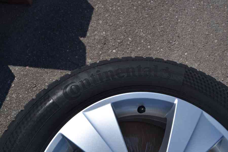 Škoda Octavia IV -NOVÁ zimní orig.Alu sada-205/60R16 - foto 8