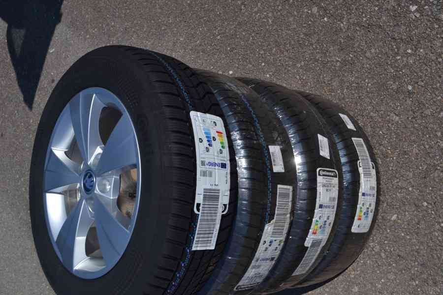 Škoda Octavia IV -NOVÁ zimní orig.Alu sada-205/60R16 - foto 2