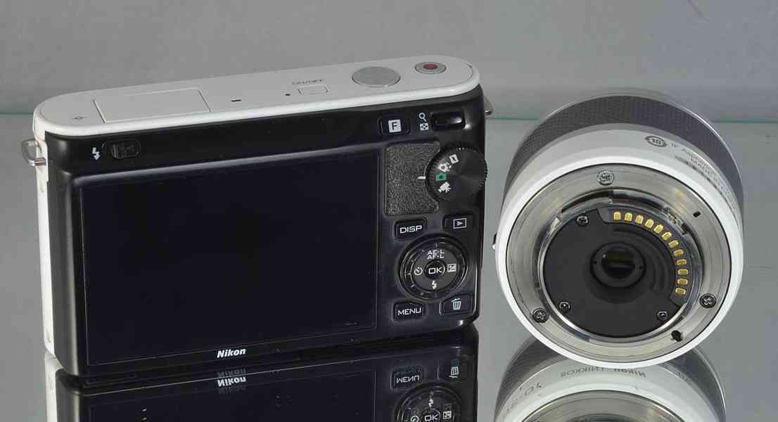 Nikon1 J1+10-30mm VR *10,1Mpx *Full-HDV* 1500 Exp. - foto 5
