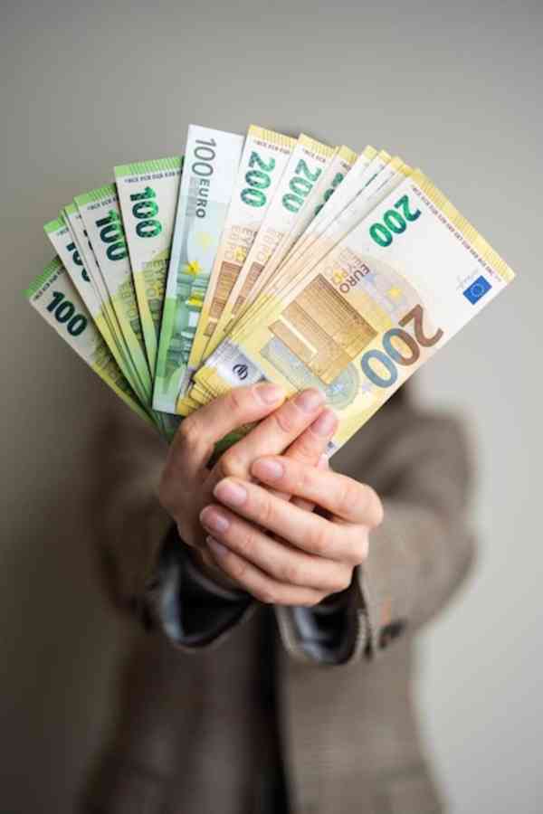 Potřebujete investici nebo velkou půjčku od 15 milionu Kč - foto 1