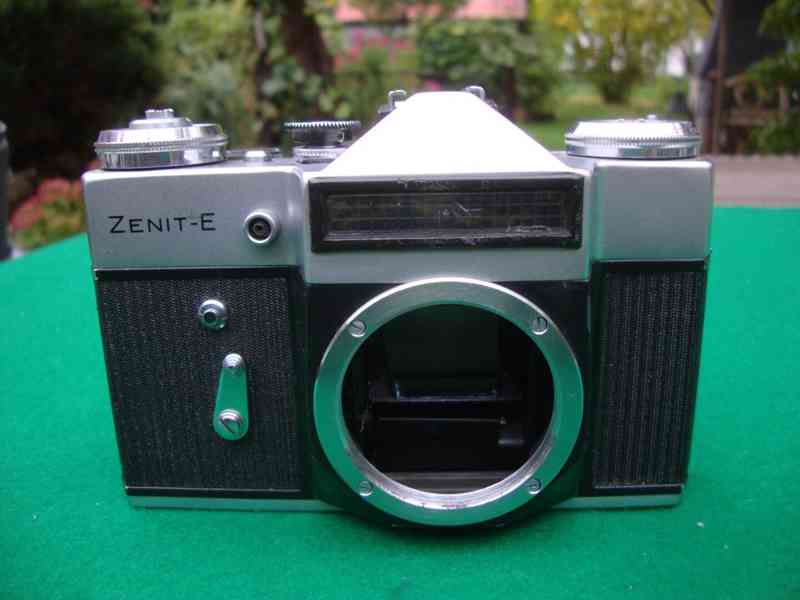 Foto fotoaparát Zenit-E na opravu či náhradní díly USSR - foto 1