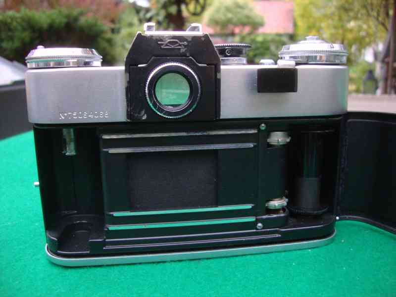 Foto fotoaparát Zenit-E na opravu či náhradní díly USSR - foto 12