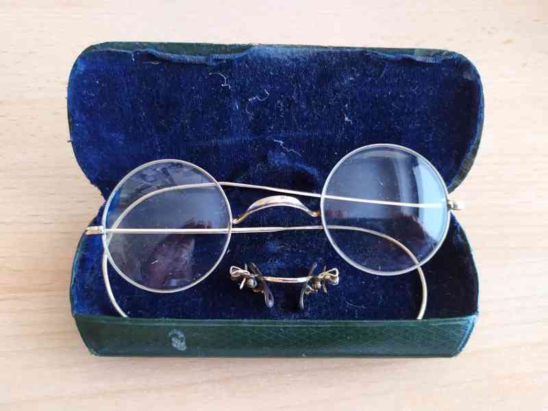 starožitné brýle - foto 2