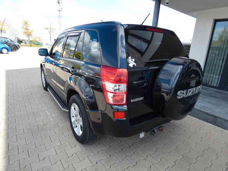Suzuki Grand Vitara 2,0i benzín 103kw - foto 7