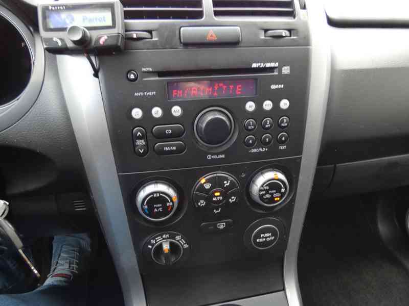 Suzuki Grand Vitara 2,0i benzín 103kw - foto 12