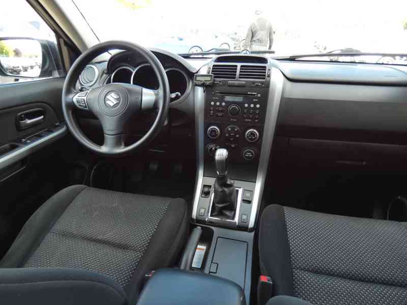 Suzuki Grand Vitara 2,0i benzín 103kw - foto 5