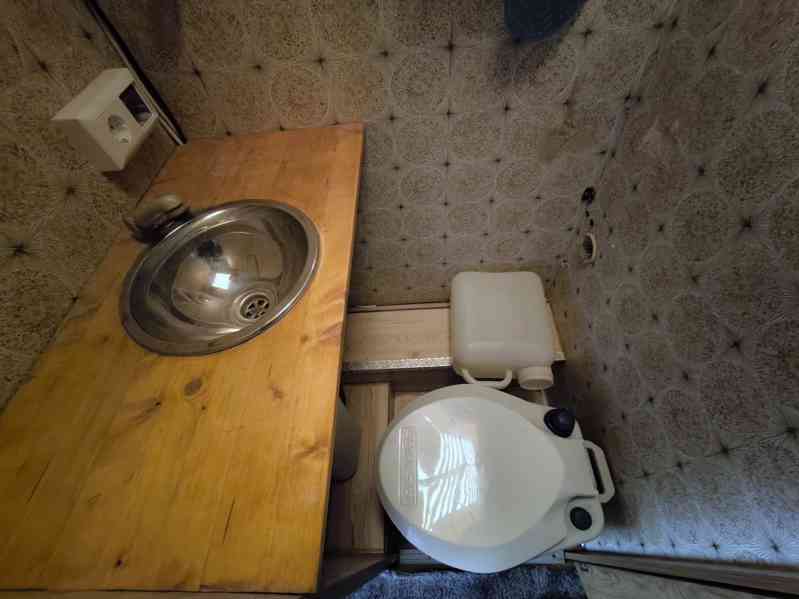 Chata na kolech. Eriba 680, nová STK. Odvoz možný. - foto 10