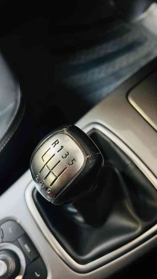 Renault Laguna lll, 2011 - foto 15